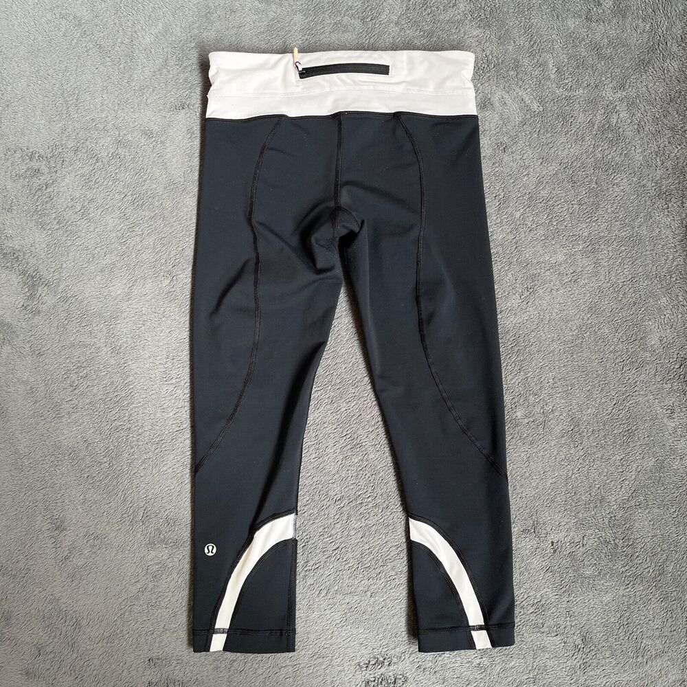 Lululemon Athletica Yoga Black Capri Back Pocket Legging Pant Women's Size 6 - Picture 2 of 8